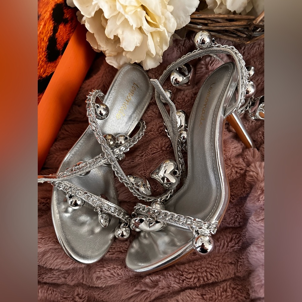 Charm heels - Picture 2 of 2